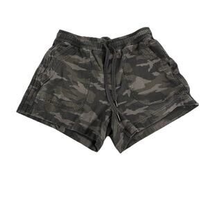 Athleta Size 8 Women Pull On Camo Farallon Short 4” Inseam 10-1